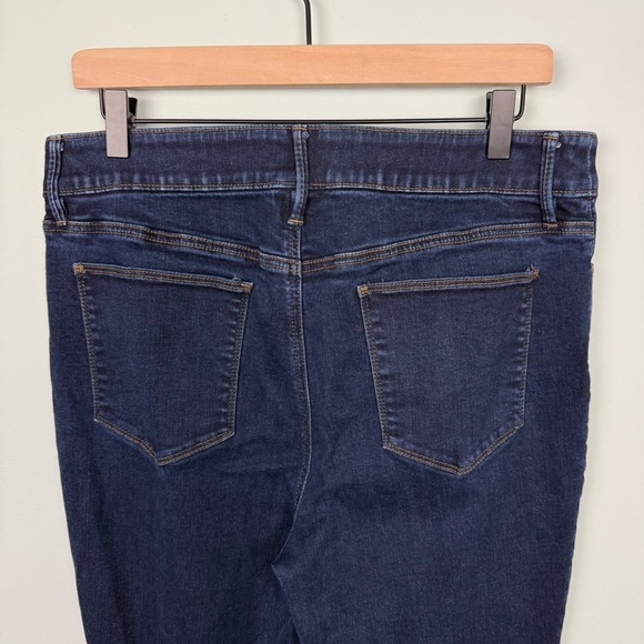 Chico’s Secret Stretch Smoothing Jeans Dark Wash Denim Classic Size 12 - Picture 5 of 8